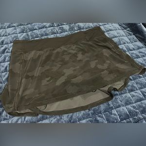 Lululemon camo skirt!! size 12
